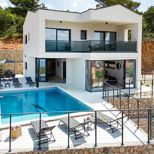 https://luxury-villa-verbenico-hills-amazing-sea-view-pool-with.primorje-gorskikotar.com