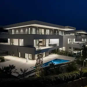 https://hadrie-luxury-apartments-malinska-c-d.primorje-gorskikotar.com